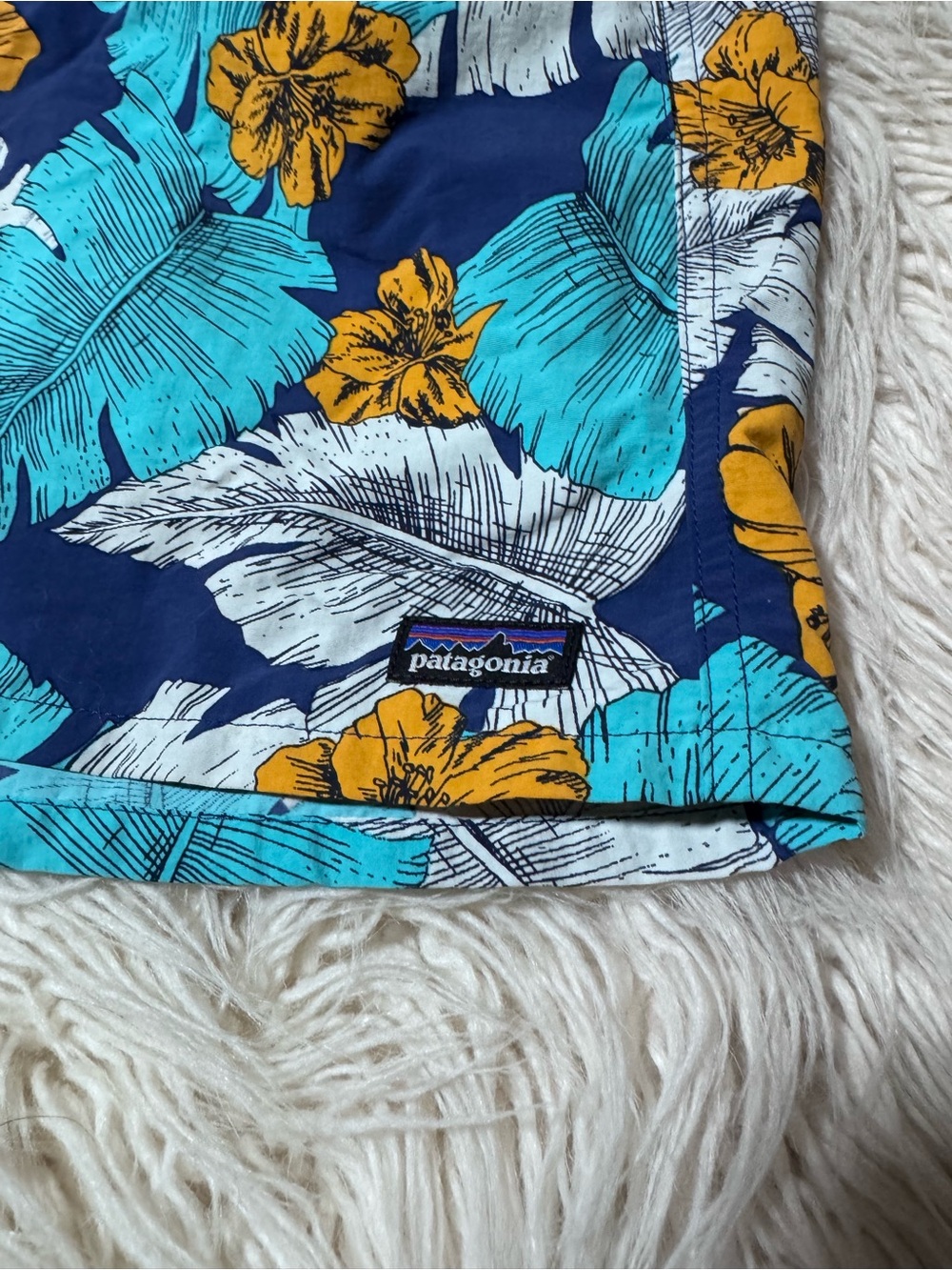 Patagonia Baggies Women’s shorts Hawaiian, tropical, floral size medium 5” - Picture 2 of 13